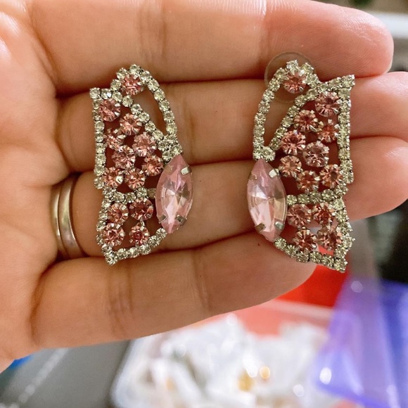 Butterfly erring - Picture 1 of 1